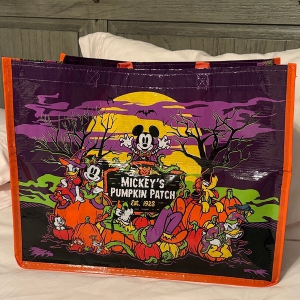 NWT  Disney Parks Mickey’s  Pumpkin Patch 2 Sided Halloween Party Bag- - Picture 2 of 13